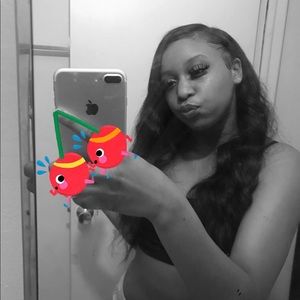 Meet your Posher, Amira